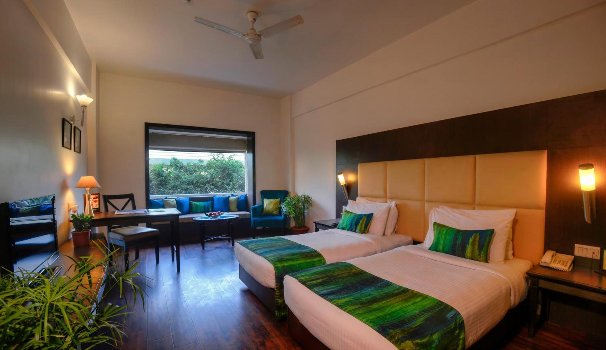 Treehouse Hotel Club&Spa Dhāruhera Buitenkant foto