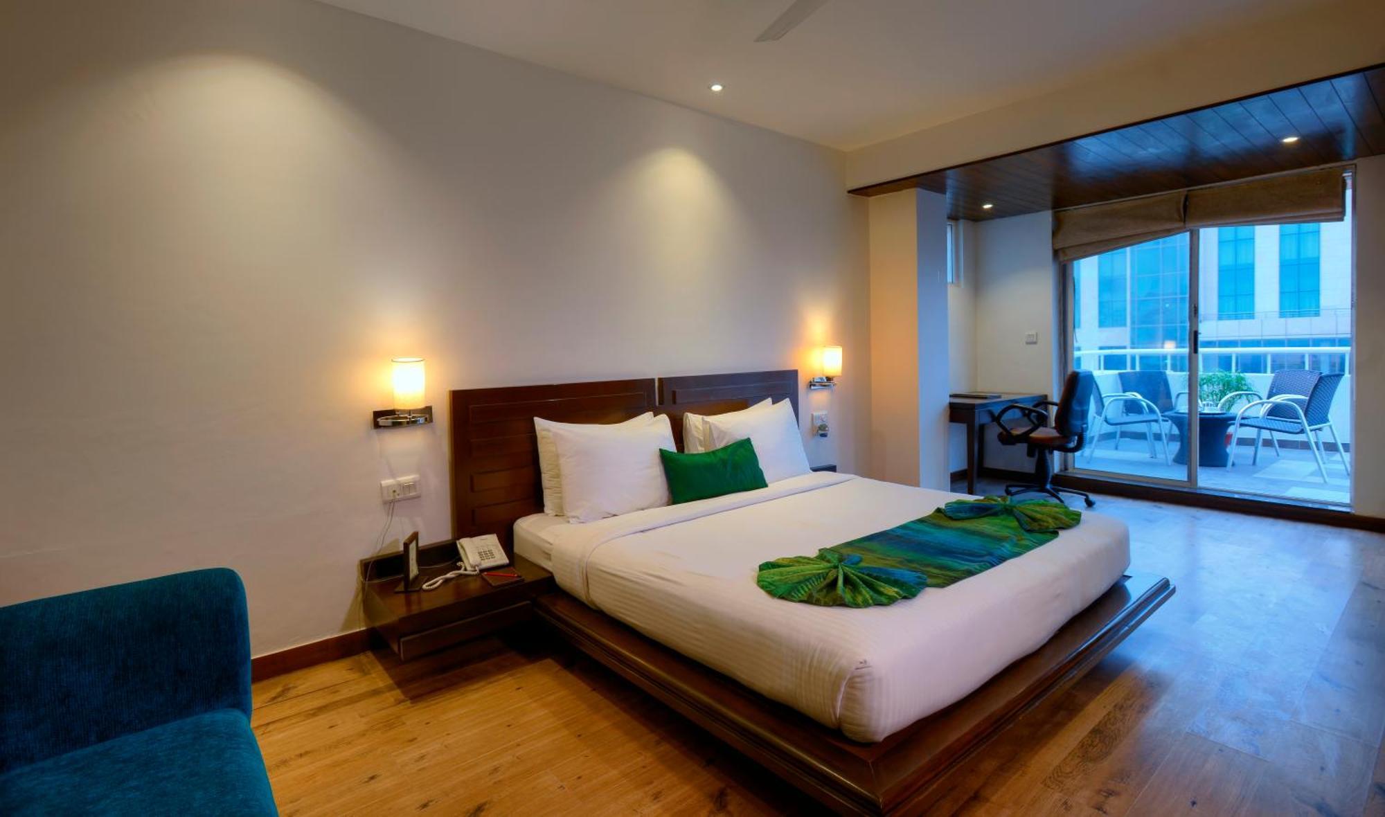 Treehouse Hotel Club&Spa Dhāruhera Buitenkant foto