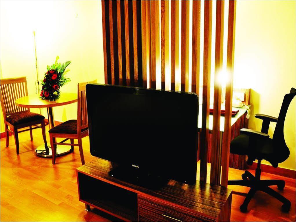 Treehouse Hotel Club&Spa Dhāruhera Buitenkant foto